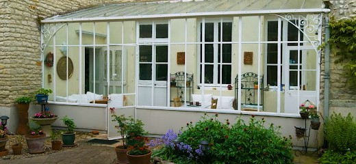 Escapade Place Voltaire, Maison d'Hôtes à Vermenton