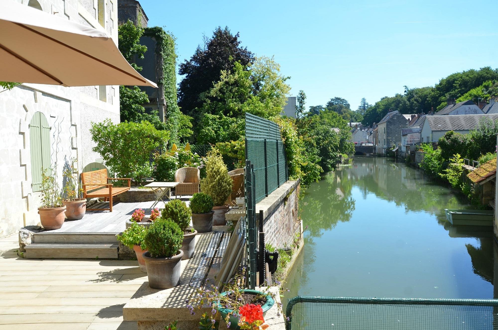 Le Grand Moulin, Chambre d'Hôtes à La Chartre-sur-le-Loir