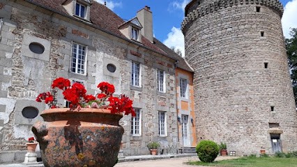 Chateau de Sallebrune, Chambre d'Hôtes à Beaune-d'Allier