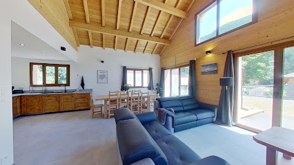 Casa Grand Laus, Location De Vacances à Aiguilles