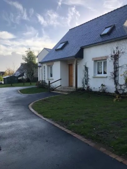 LE DEVEDEC T: Location 3 maisons de vacances, une 12 personnes et les deux autres 16 personnes, avec terrasse, Jardin, barbecue et garage, proche Vannes, situé à Saint-Philibert, Morbihan, Bretagne, Location de Vacances à Saint-Philibert
