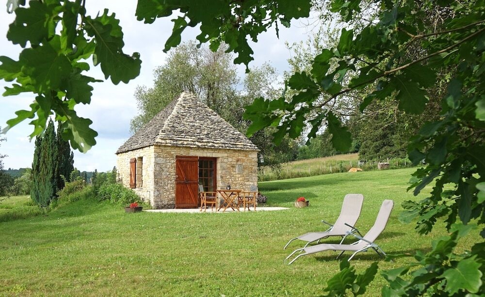 Au Pré Des Sources : Chambres D'hôtes B&B En Périgord Noir, Dordogne, Eyzies, Bugue, Chambre d'Hôtes à Campagne