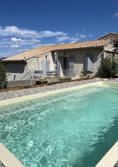 Gîte du Mas de l'Urbaine, Location de Vacances à Crestet
