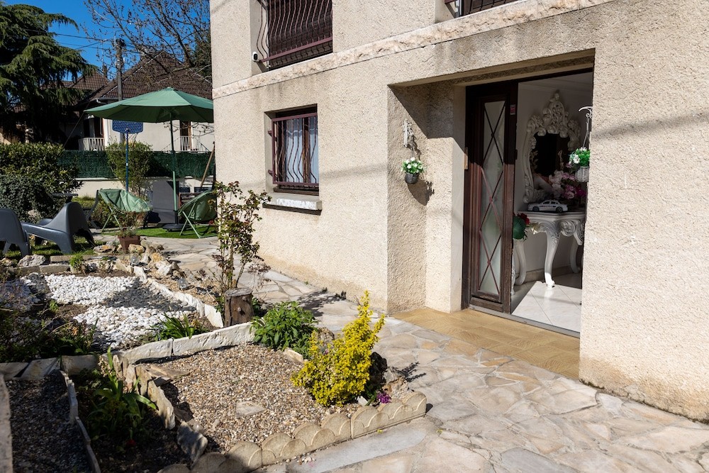 Paradis Hébergement. Paradis Chambre d'Hôtes. Hebergement tourisme professionnel (PHTP), Chambre d'Hôtes à Tremblay-en-France