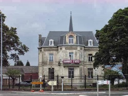 Le Château - Chambres d'hôtes, Chambre d'Hôtes à Louvroil