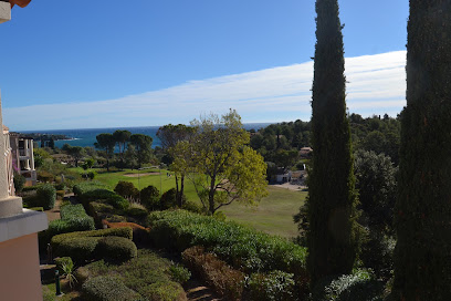 Les 3 Pins Studio, Location De Vacances à Saint-Raphaël