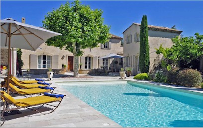 MAISONS DE MALOJANE, Location de Vacances à Eygalières