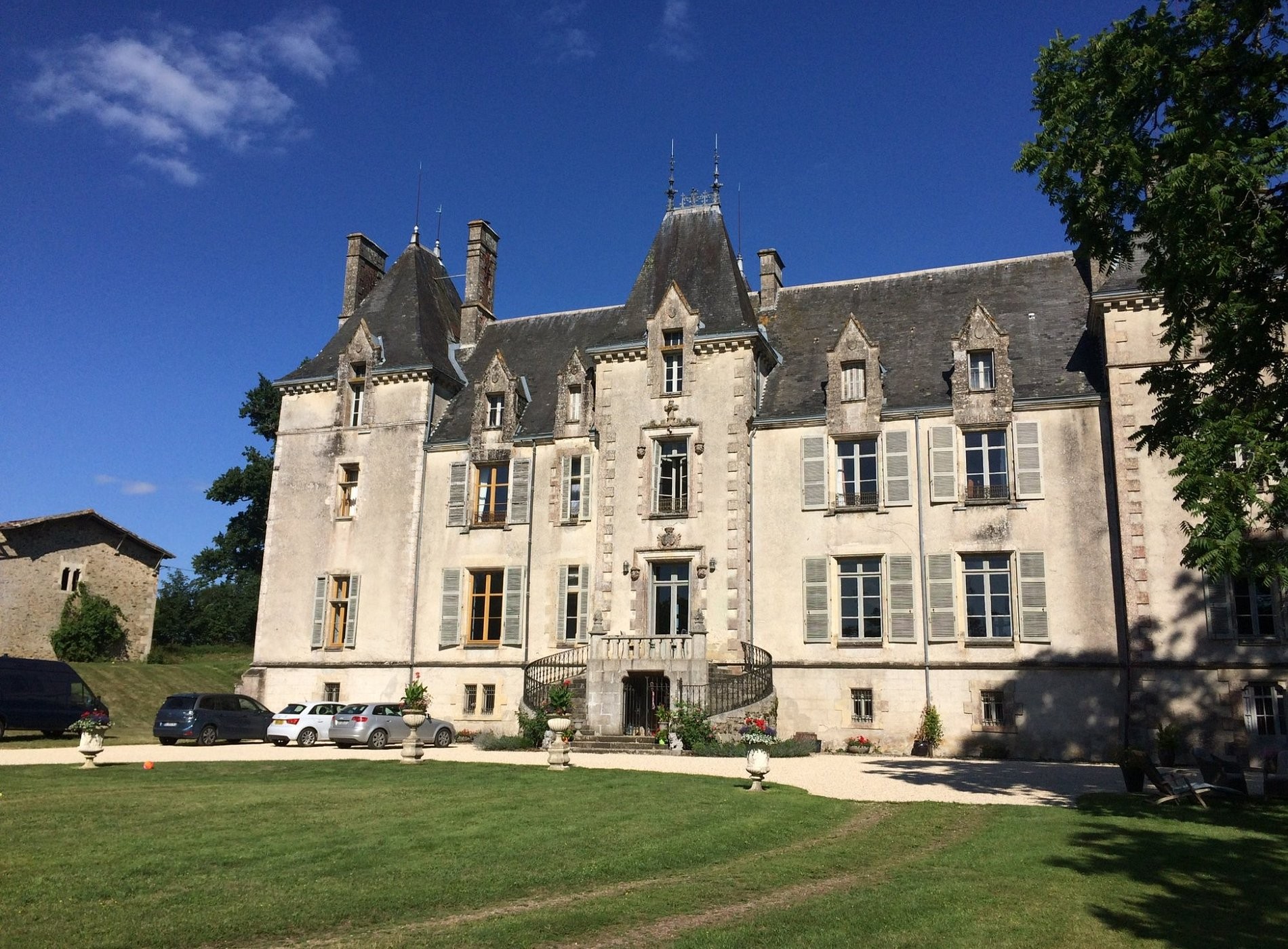 Chateau Pont Jarno, Chambre d'Hôtes à Champdeniers-Saint-Denis