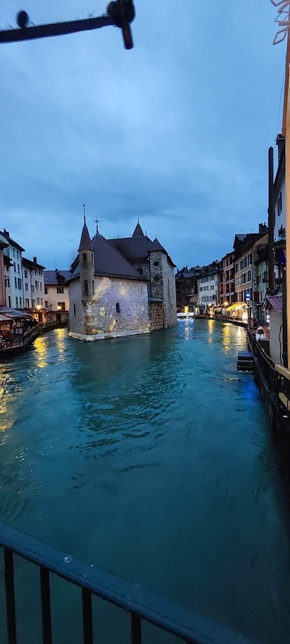 Un Lieu Unique, Chambre d'Hôtes à Annecy