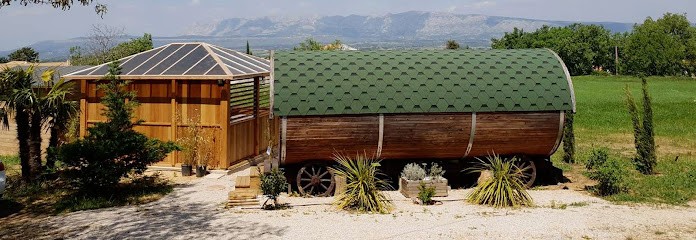 La Maou Brustiade | Gîte, Chambre d'hôtes, Chambre d'Hôtes à Trets