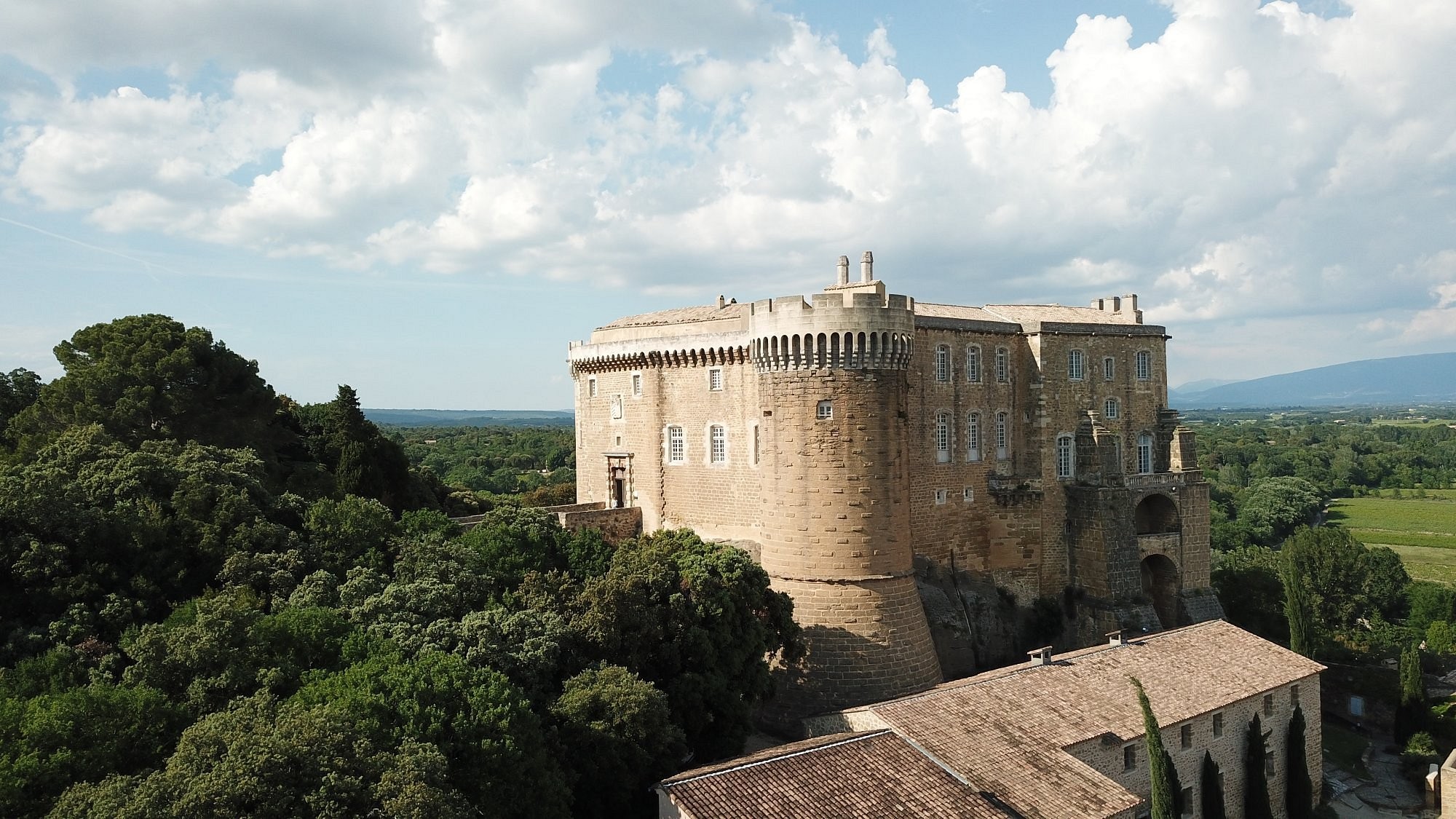 Le Moulin de Champdurand, Chambre d'Hôtes à Suze-la-Rousse
