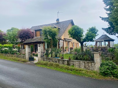 Gîte L'Oustalet, Location de Vacances à Sénergues
