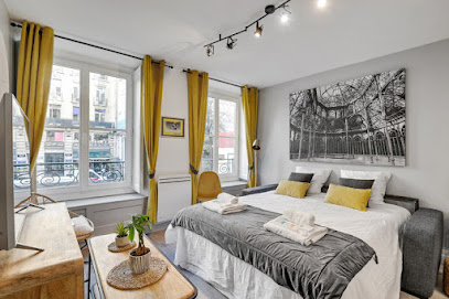 Suite Esprit Vintage, Location De Vacances à Paris 02