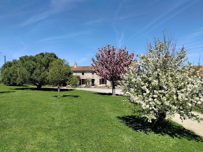 Le Moulin Du Fresne, Chambres D'hôtes, Chambre d'Hôtes à Gourgé