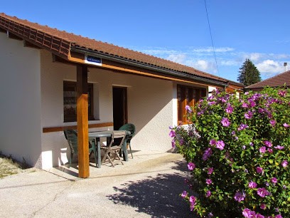 Gites Les Marmites Et La Saisse-SCI LOLA - GALLET Dominique, Location de Vacances à Pont-de-Poitte