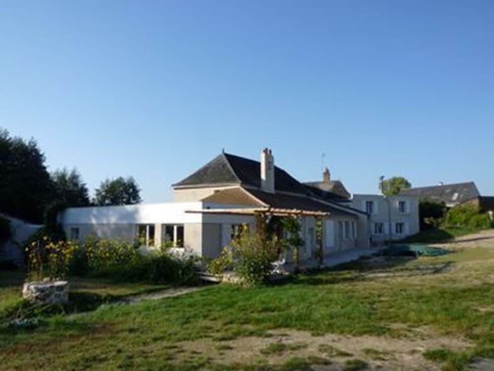 Domaine Du Moulin Neuf, Chambre d'Hôtes à Ambillou