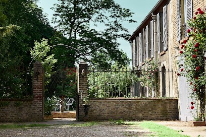 LES SALONS FLEURIS, Chambre d'Hôtes à Cormeilles-en-Vexin