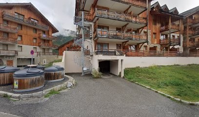 Location appartement 5 personnes balcon piscine parking privé Les Orres 1800, Location de Vacances aux Orres