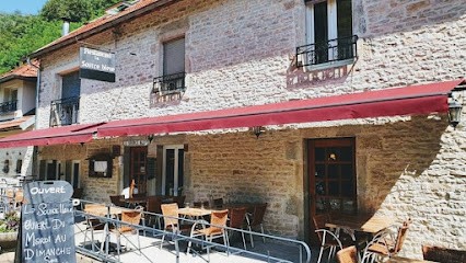 Auberge Restaurant La Source Bleue, Chambre d'Hôtes à Cusance