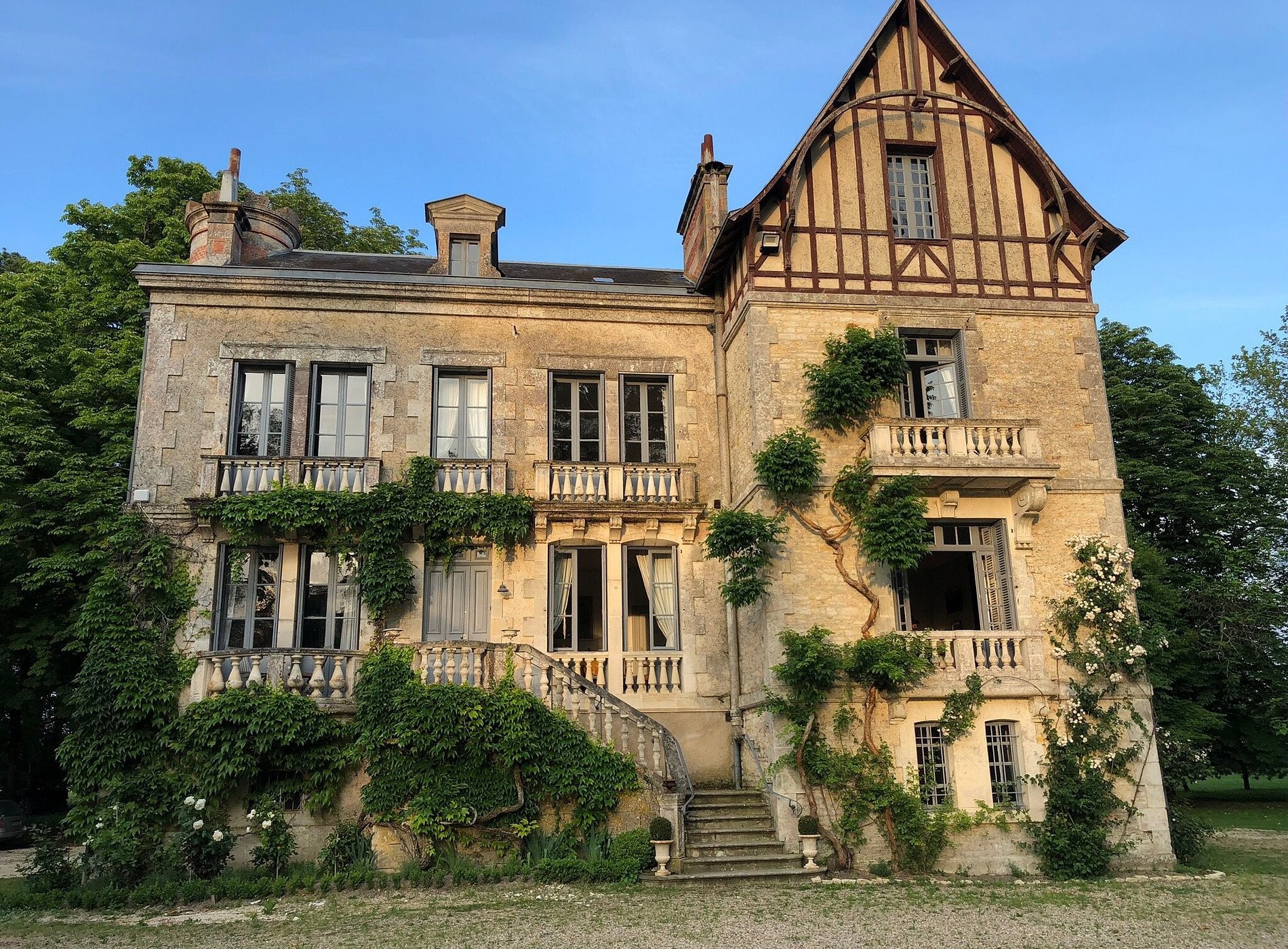 Manoir De Plaisance, Chambre d'Hôtes à Benon