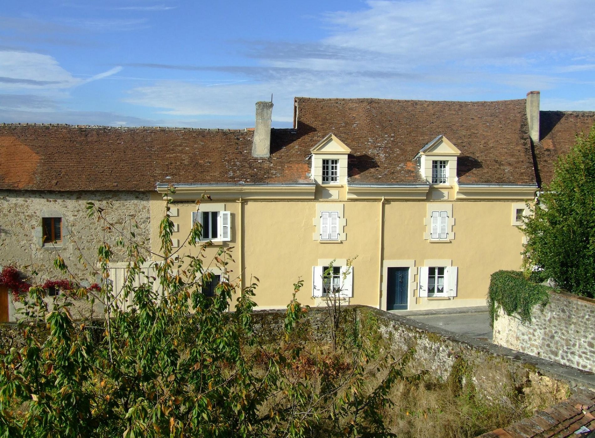 Maison Du Midi, Maison d'Hôtes à Magnac-Laval