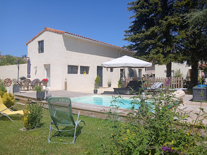 Gîte Pol Anne, Location De Vacances à Baignes-Sainte-Radegonde