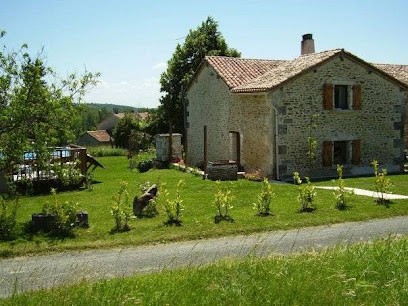 Le Tilleuil, Gite et Chambres d'Hotes, Chambre d'Hôtes à Combiers