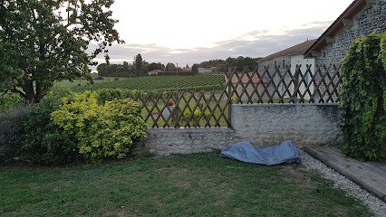 Gite Chez Piron, Location de Vacances à Léoville