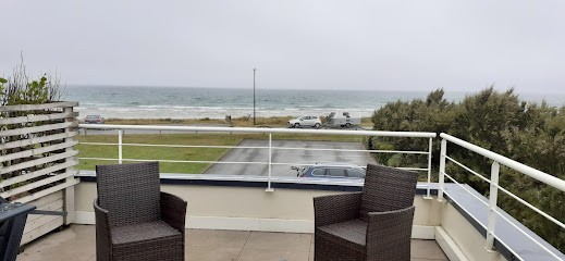 Appartements Bord De Mer Véronique REVOIS, Location de Vacances à Plomodiern