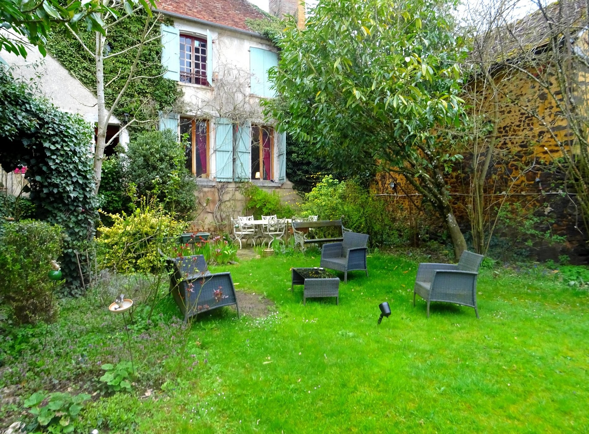 Maison Marthe, Maison d'Hôtes à Saint-Sauveur-en-Puisaye