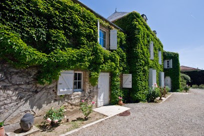 Gîtes Le vieux logis, Location de Vacances à Montréverd