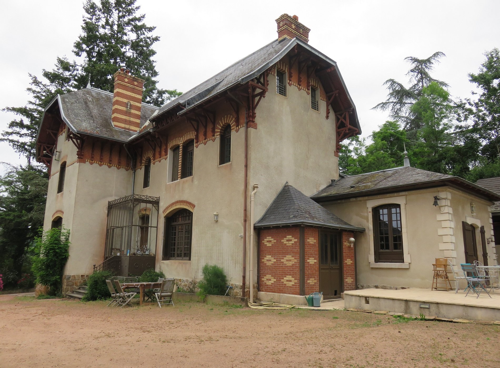 Le Manoir sur la Roche, Chambre d'Hôtes à Bourgvilain