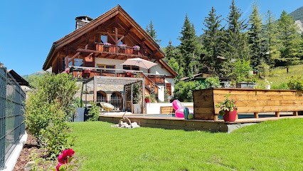 Chalet Serre Cambéou Piscine&spa, Location de Vacances à Saint-Chaffrey