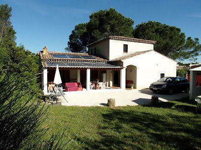 La Villa des Pins, Chambre d'Hôtes à Rochegude