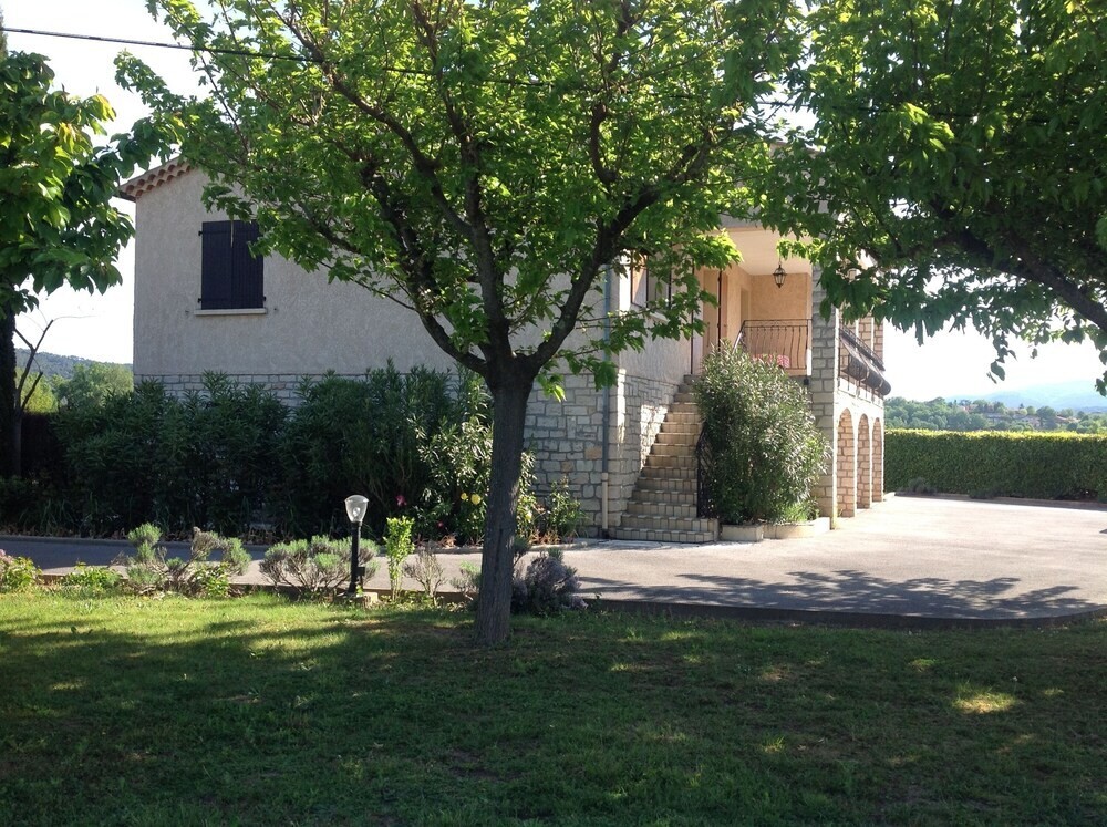 Au mas des graviers, Chambre d'Hôtes à Salavas