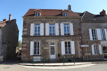 Gîte De Montfault, Location de Vacances à Bierry-les-Belles-Fontaines