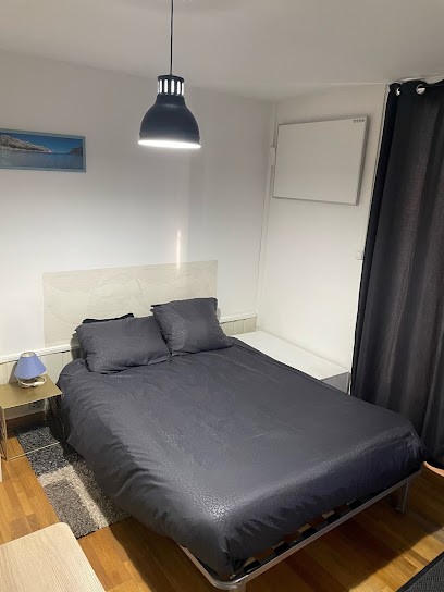 Studio Tout Confort, Location de Vacances à Fleury-les-Aubrais