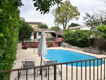 Le Mazet Des Couleurs, Location de Vacances à Saint-Jean-de-Ceyrargues