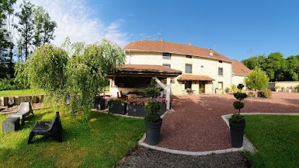 Domaine Le Puits Du Moulin, Chambre d'Hôtes à Comberjon