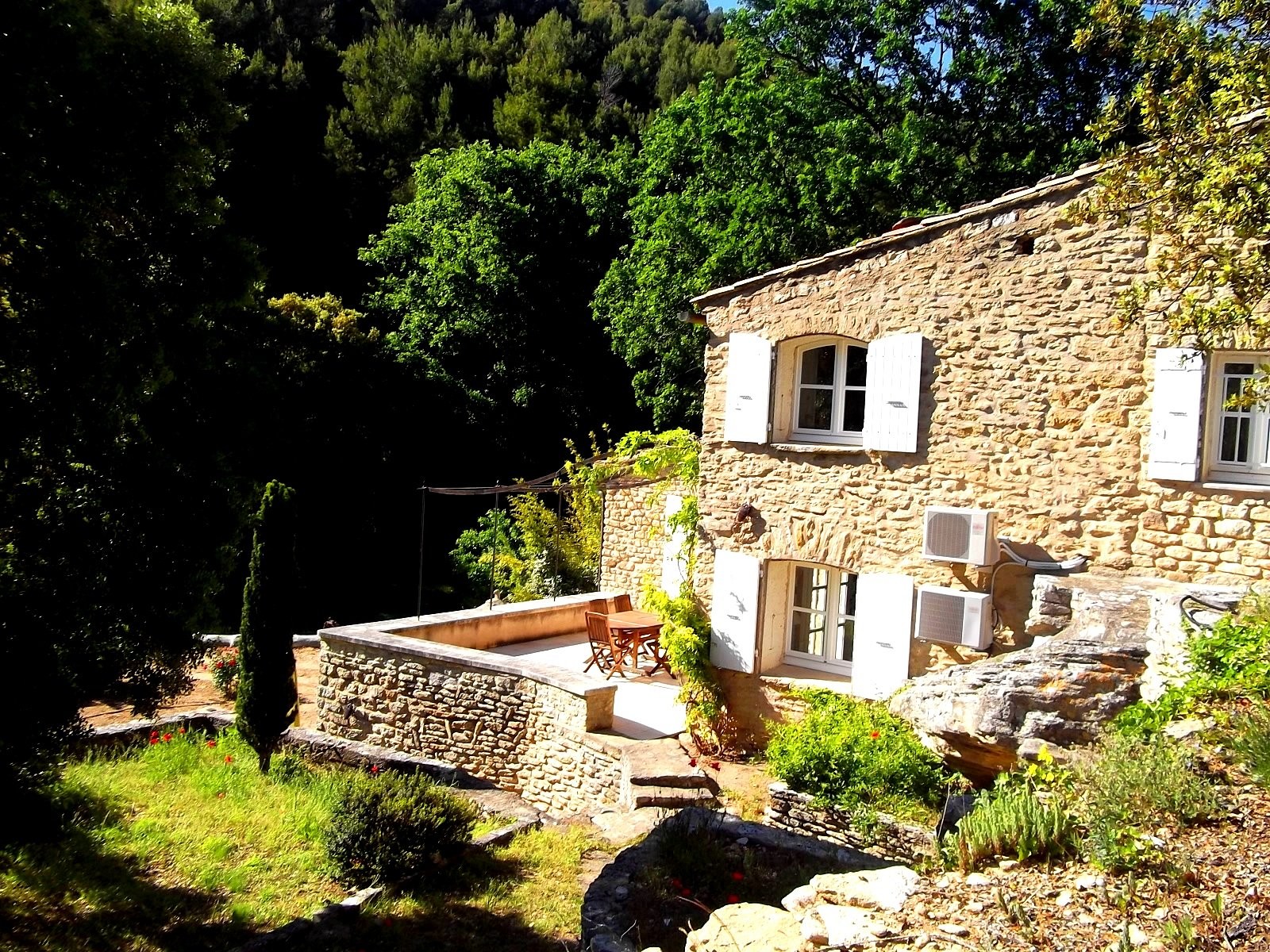 LA BASTIDE DU VALLON, Chambre d'Hôtes à Saumane-de-Vaucluse