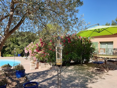 Le Petit Coin de Paradis, Chambre d'Hôtes à Callas