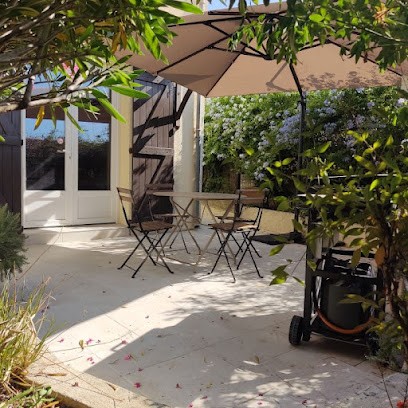 Gite Des Terres Rouges BnB, Chambre d'Hôtes à Saint-Georges-d'Orques