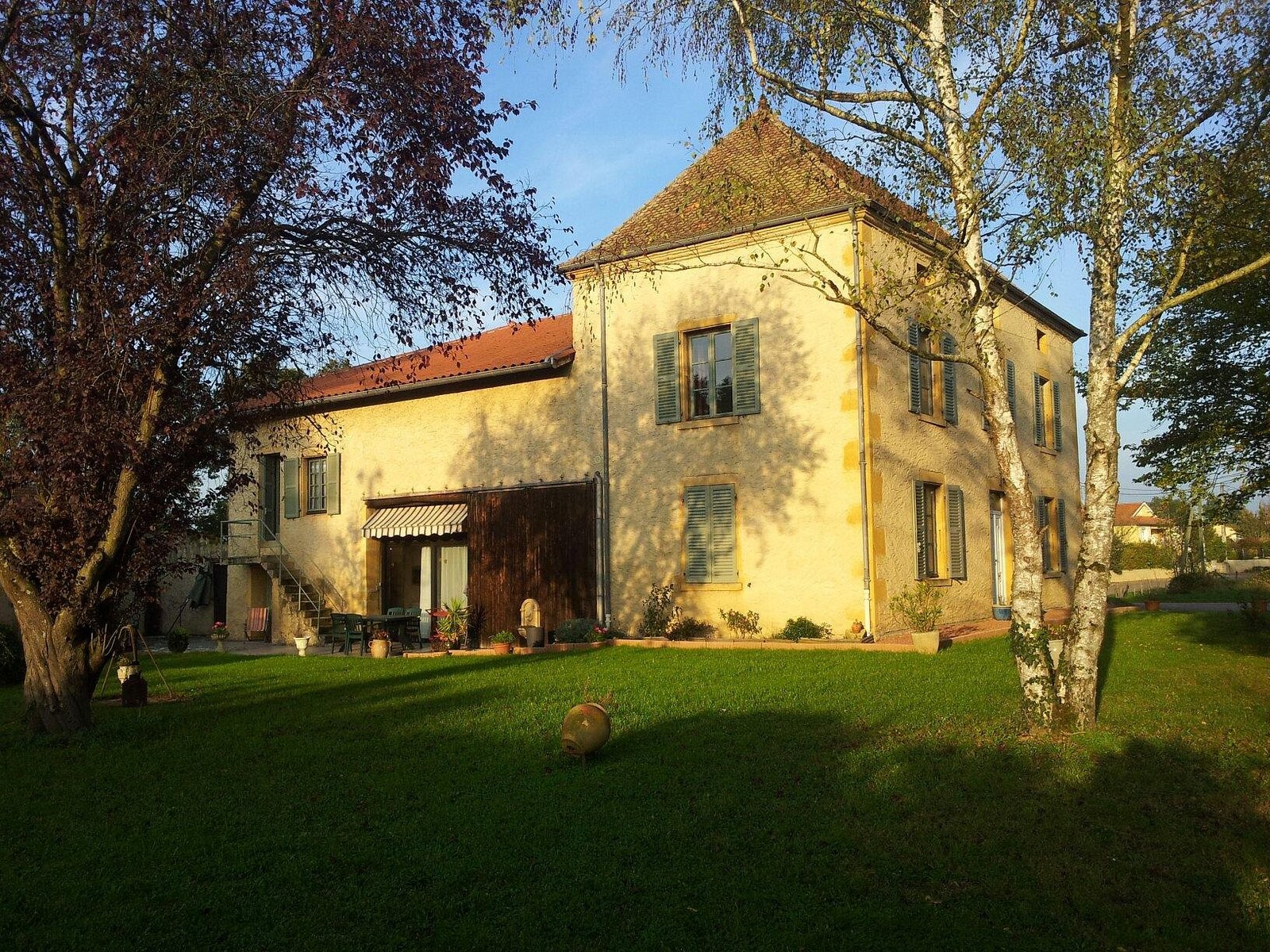 Aux Ronzières, Chambre d'Hôtes à Pouilly-sous-Charlieu