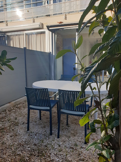 Chez Manon Studio Jardinet Et Accès Place, Location De Vacances à Martigues