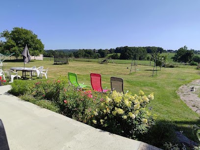 Les Cours Self catering gite, Location de Vacances à Lapenty