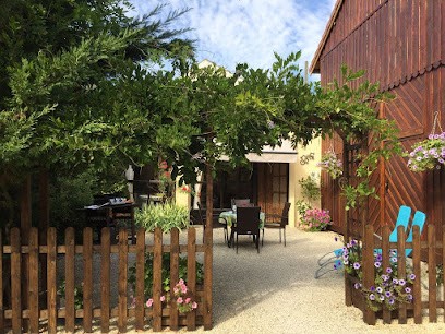 Le Petit Bijou And La Parcelle Ronce Holiday Gites, Location de Vacances à Trémolat