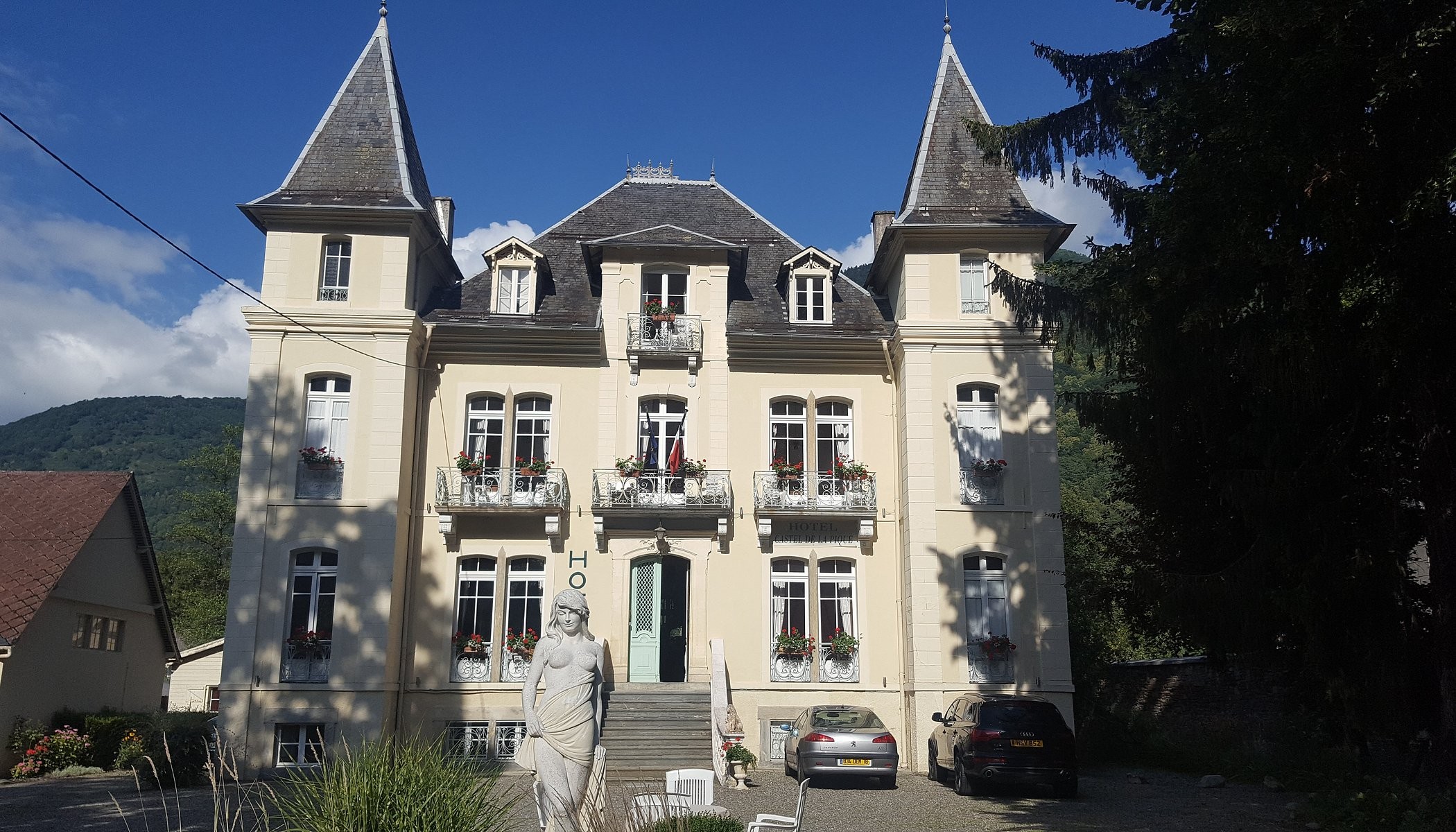 Castel De La Pique, Maison d'Hôtes à Bagnères-de-Luchon