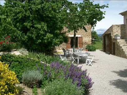 La Magnanerie De Niozelles - Gîte En Luberon, Chambre d'Hôtes à Niozelles