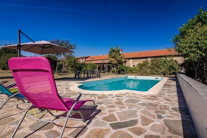 Song Of The Winds Bed & Breakfast, Chambre d'Hôtes à Thurageau