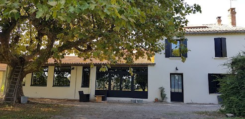 Mas La Clé Des Champs, Chambre d'Hôtes à Althen-des-Paluds